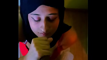 Egyptian Slave Gets A Facial Cumshot