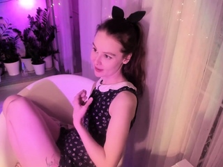 Brunette Solo Webcam Masturbation