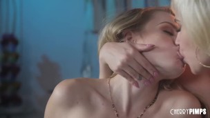 Hot Blonde Lesbians Kiara Cole And Scarlett Sage Kiss To Warm Up For Pussy Licking Fun