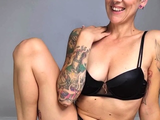 All Hail MILF With Foot Fetish