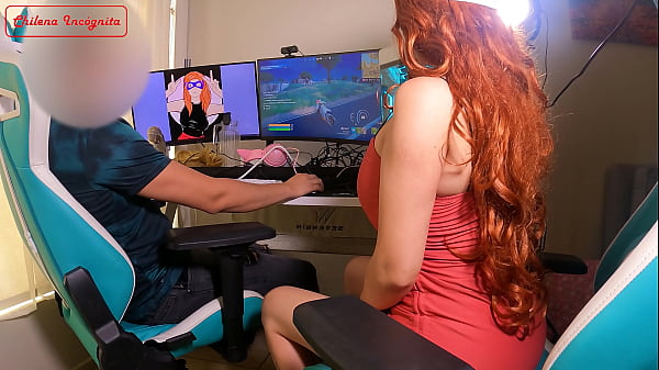 Pierdo la partida porque mi Novia me CULEA mientras juego con mis amigos – NAVIDAD – Trailer