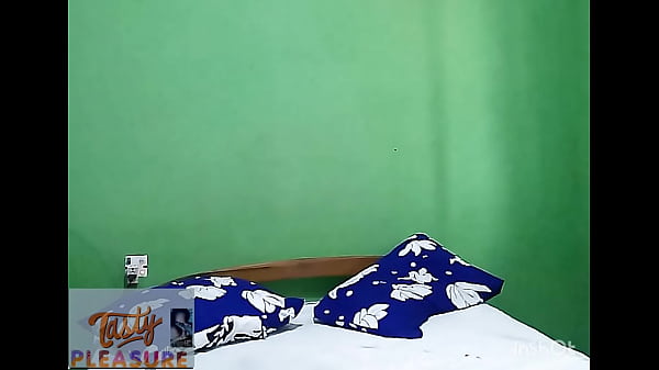 Petite Dick Lover Prays As Her Queefing Pussy Is Banged Deeply